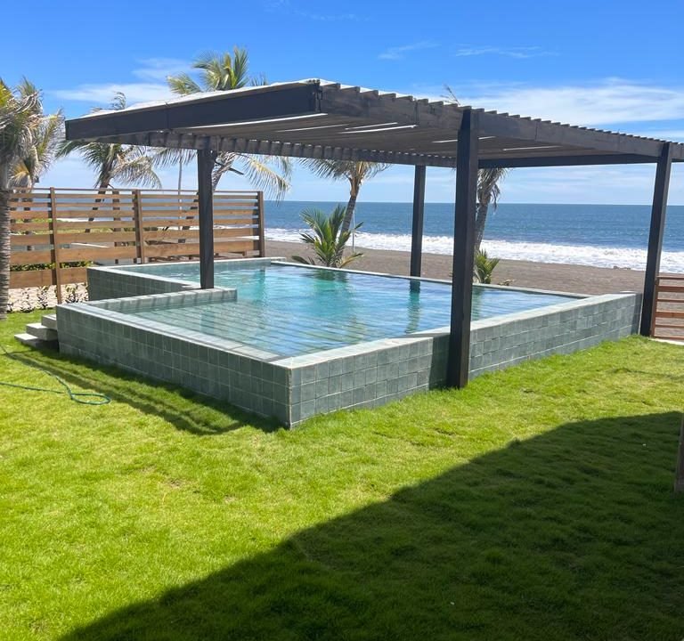 Propiedad-en-Monterrico-5-Habitaciones-Frente-al-Mar-Nueva-con-Diseno-Moderno-12