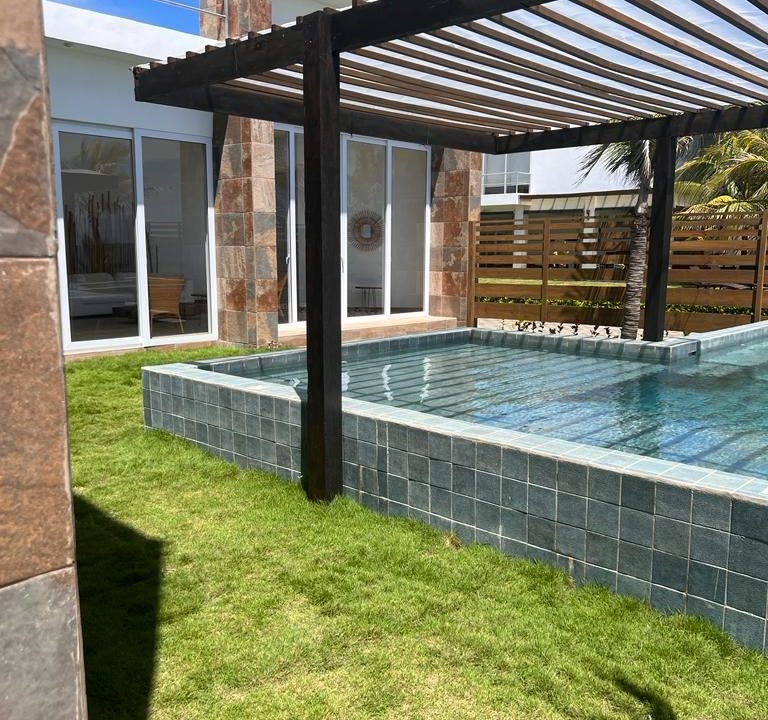 Propiedad-en-Monterrico-5-Habitaciones-Frente-al-Mar-Nueva-con-Diseno-Moderno-18