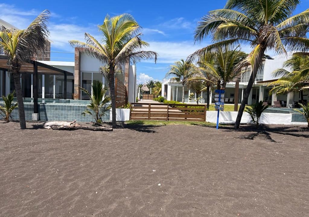 Propiedad-en-Monterrico-5-Habitaciones-Frente-al-Mar-Nueva-con-Diseno-Moderno-21