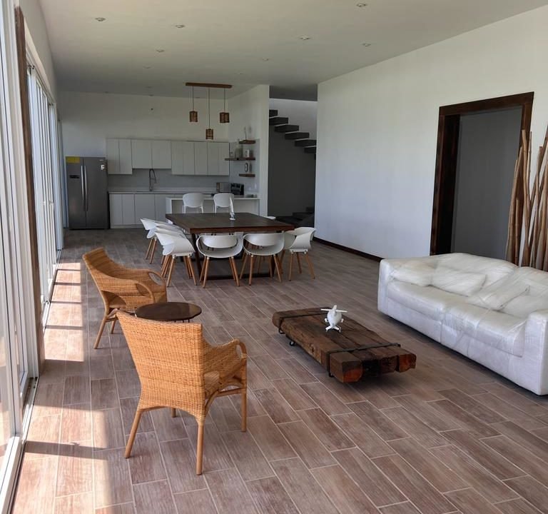 Propiedad-en-Monterrico-5-Habitaciones-Frente-al-Mar-Nueva-con-Diseno-Moderno-6