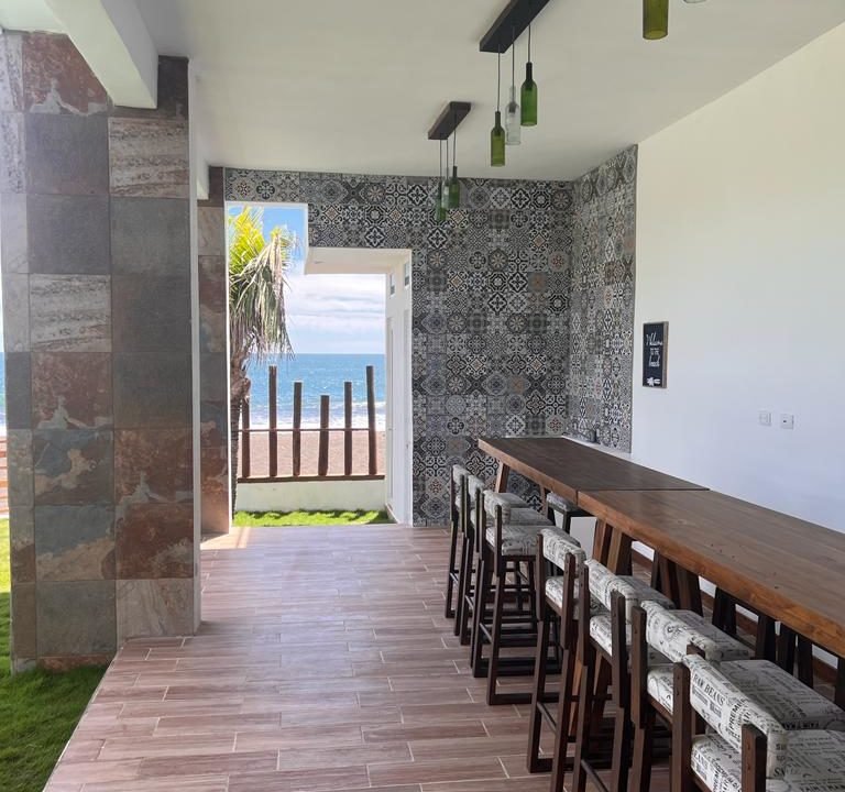 Propiedad-en-Monterrico-5-Habitaciones-Frente-al-Mar-Nueva-con-Diseno-Moderno-8
