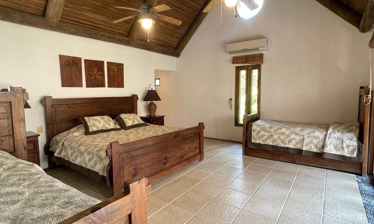 Casa en Monterrico Tamarindo exclusiva (2)