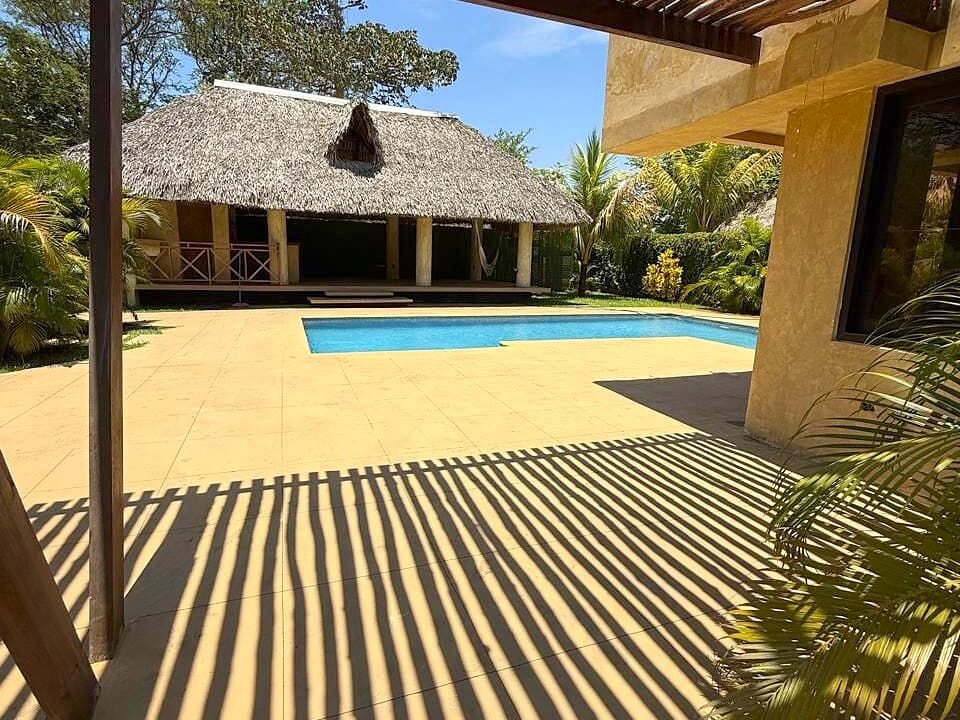 Monterrico Preciosa Casa de Playa NUEVA, tipo Santa Fe (1)