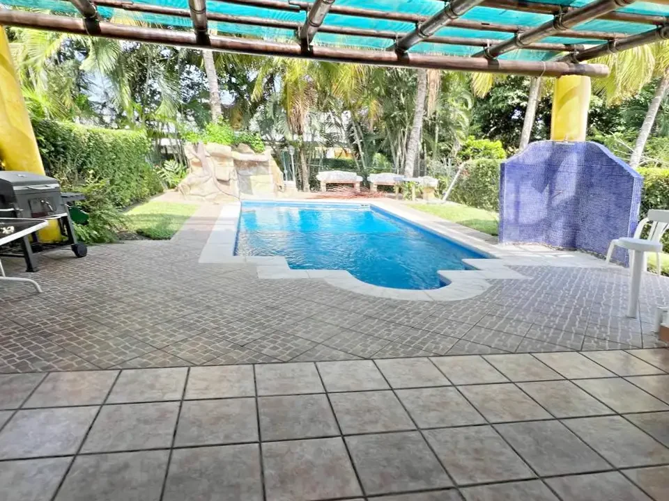 Cúpula carlos Corado , Villas del Pacífico, número 18 (3)