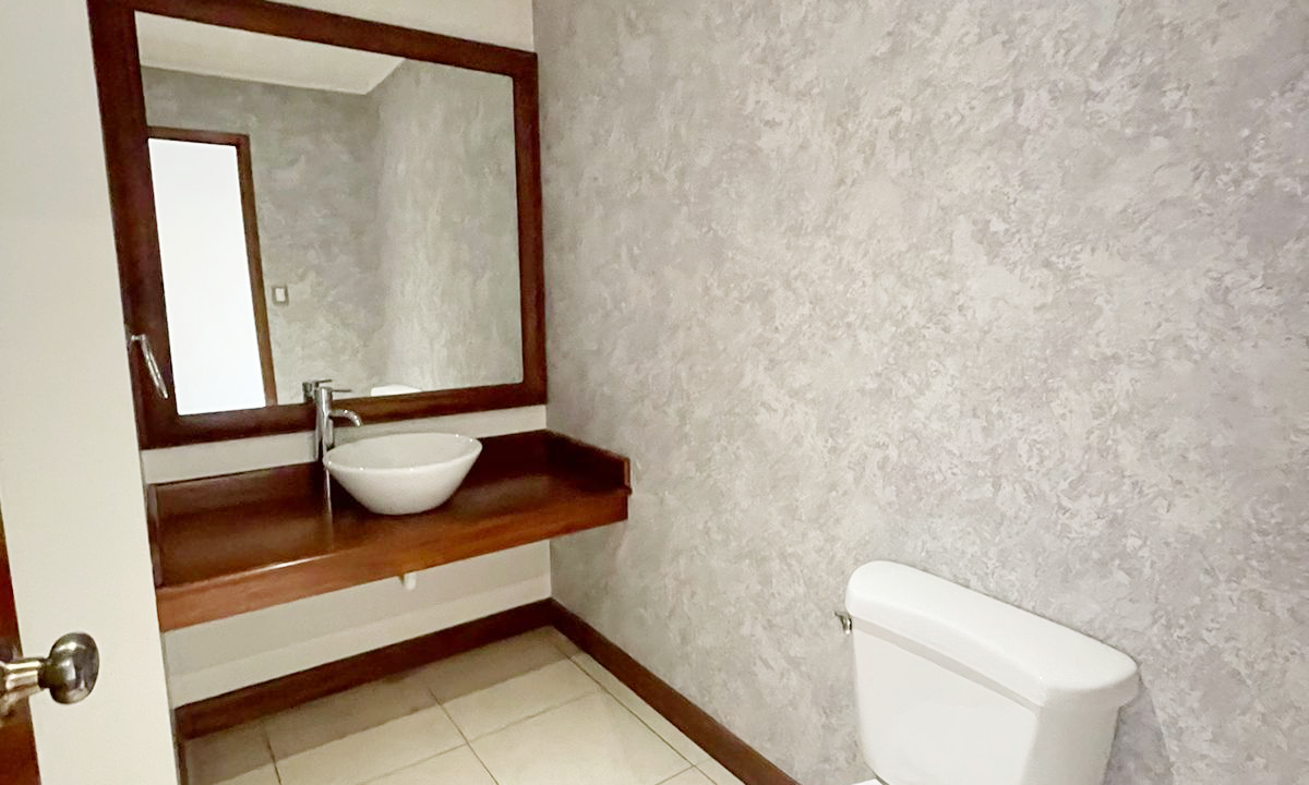 Apartamento Amplio En Almeira Zona 14  8