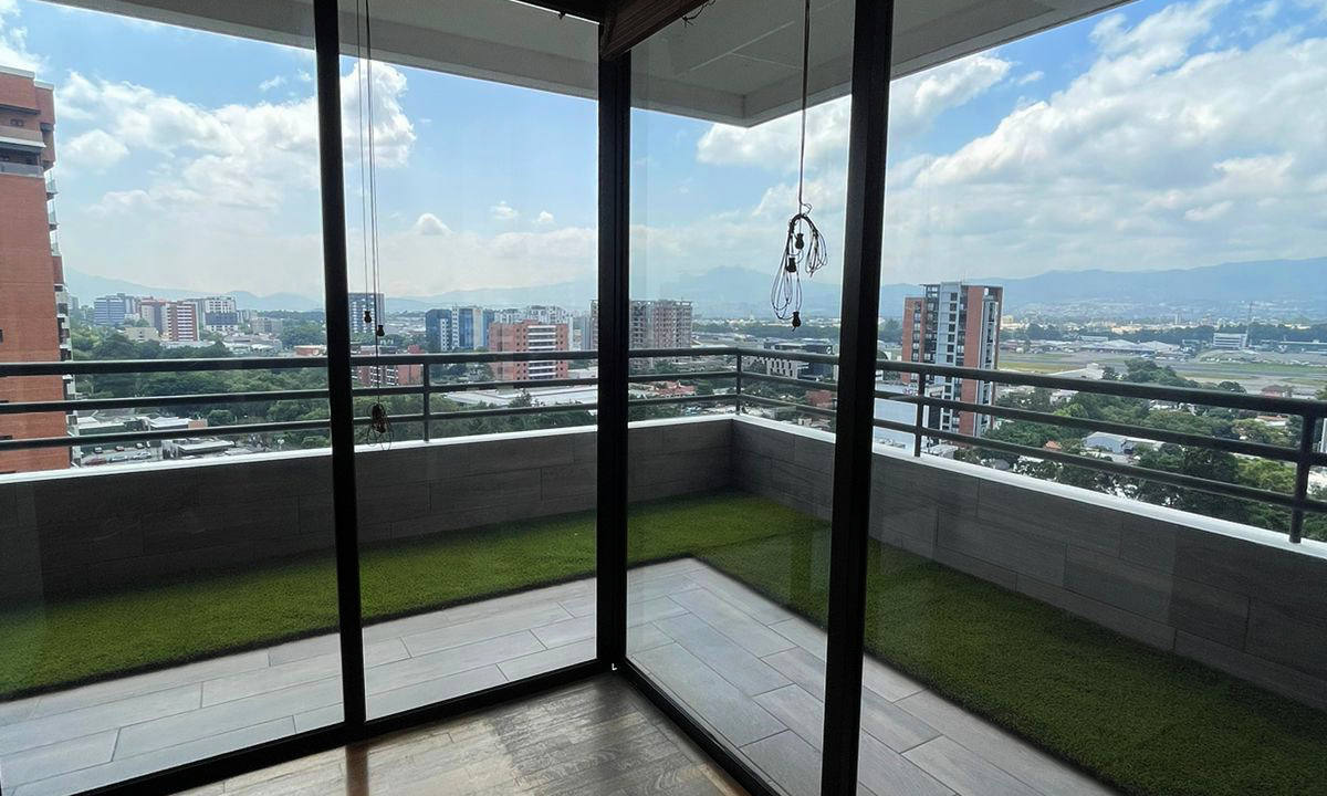 Apartamento Amplio En Almeira Zona 14 019
