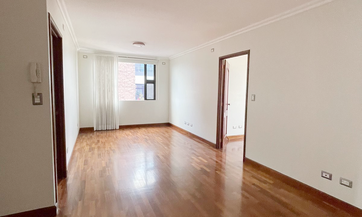 Apartamento Amplio En Almeira Zona 14  WA0020