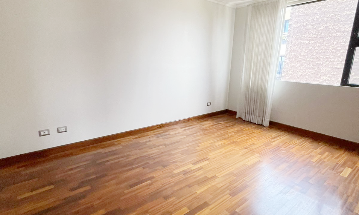 Apartamento Amplio En Almeira Zona 14  22