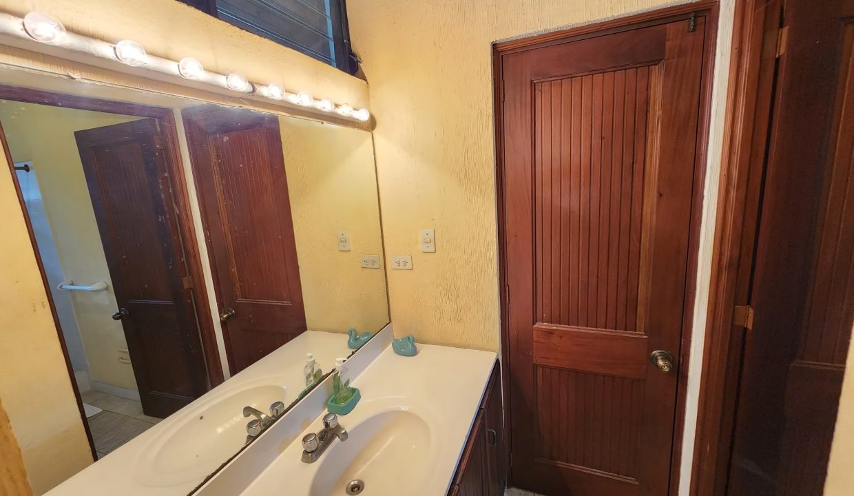 Casa En Likin, Terreno Único De 3 Lotes IMG-20241017-WA0046