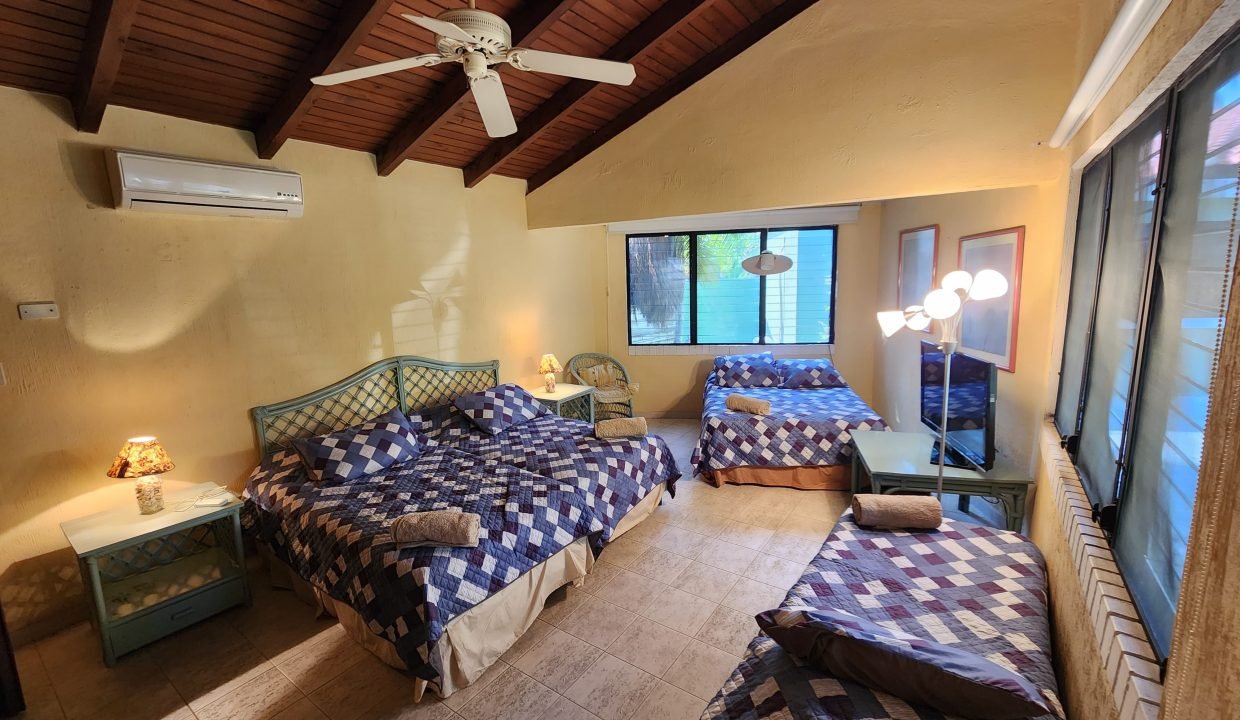 Casa En Likin, Terreno Único De 3 Lotes IMG-20241017-WA0050
