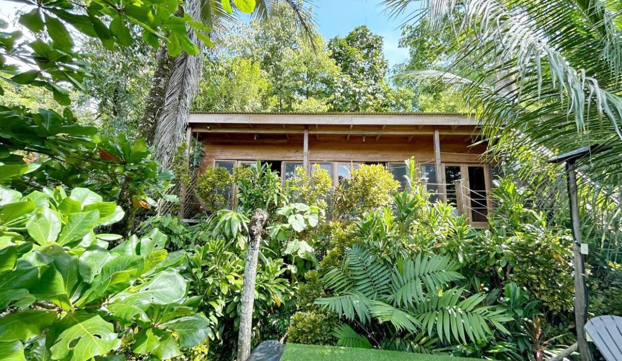 Casa En Venta En Río Dulce | Linda Cabaña Frente Al Río WhatsApp Image 2024-09-26 at 19.53.26_a73a1297
