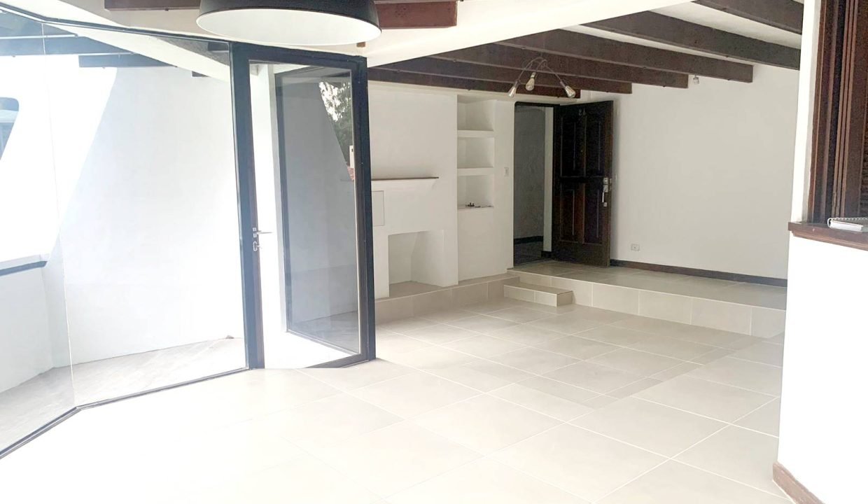 Apartamento En Edificio La Barranca Zona 15 (3)