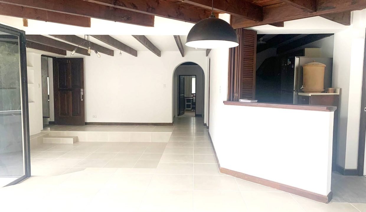 Apartamento En Edificio La Barranca Zona 15 (4)