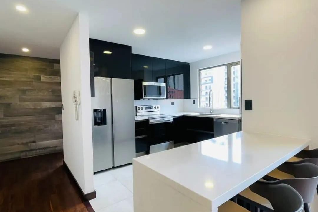 Apartamento Recién Remodelado En Torre Quattro (2)