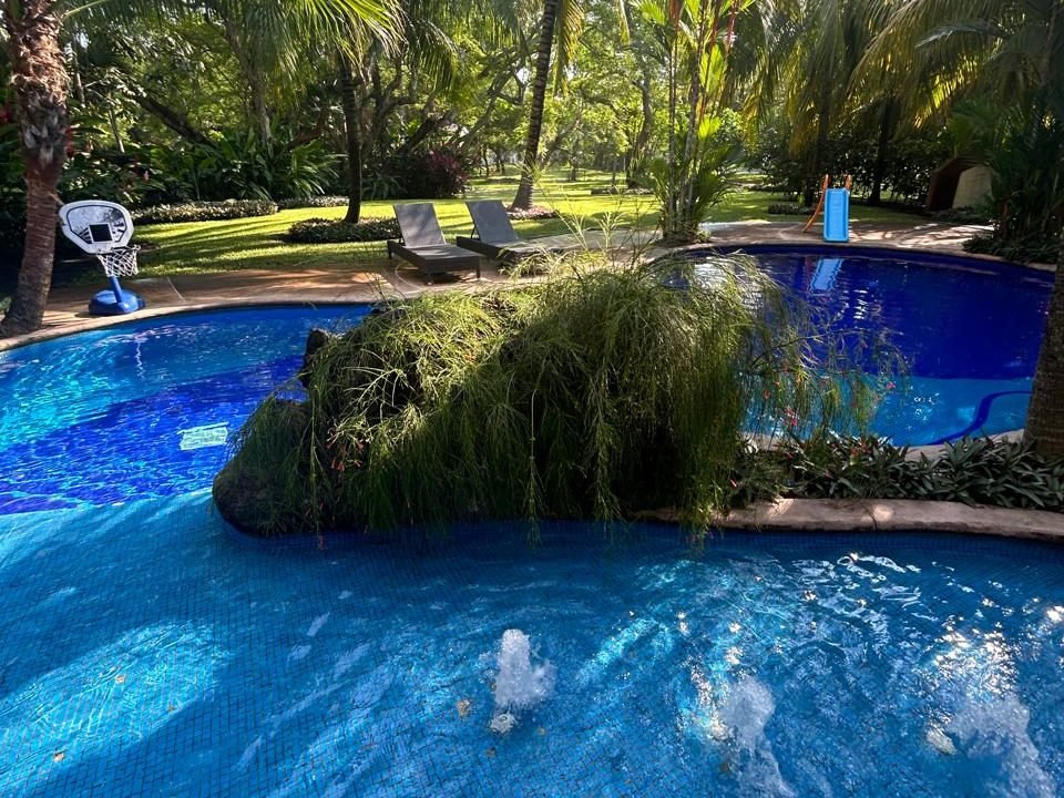 Casa En Venta En Condominio Tamarindo Monterrico 4 Habitaciones 5.5 Baños Con Título De Propiedad Preciosa Jardinización Y Mantenida En Excelente Estado $390k Ricardo Fish Real Estate (13)