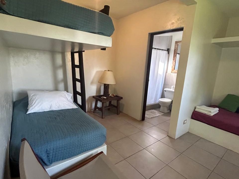 Casa En Venta En Condominio Tamarindo Monterrico 4 Habitaciones 5.5 Baños Con Título De Propiedad Preciosa Jardinización Y Mantenida En Excelente Estado $390k Ricardo Fish Real Estate (15)