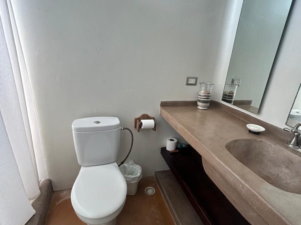 Casa En Venta En Condominio Tamarindo Monterrico 4 Habitaciones 5.5 Baños Con Título De Propiedad Preciosa Jardinización Y Mantenida En Excelente Estado $390k Ricardo Fish Real Estate (7)