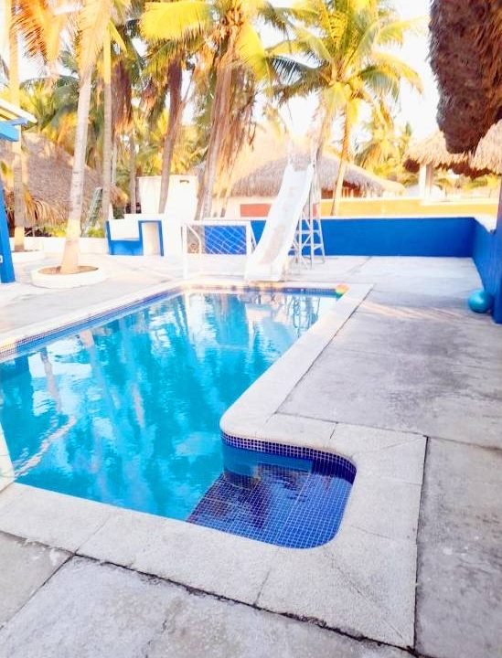 Casa en venta Frente Al Mar En El Ahumado (2)