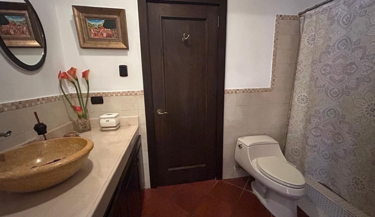 Casa En Condominio Jacarandas, Antigua Guatemala (4)