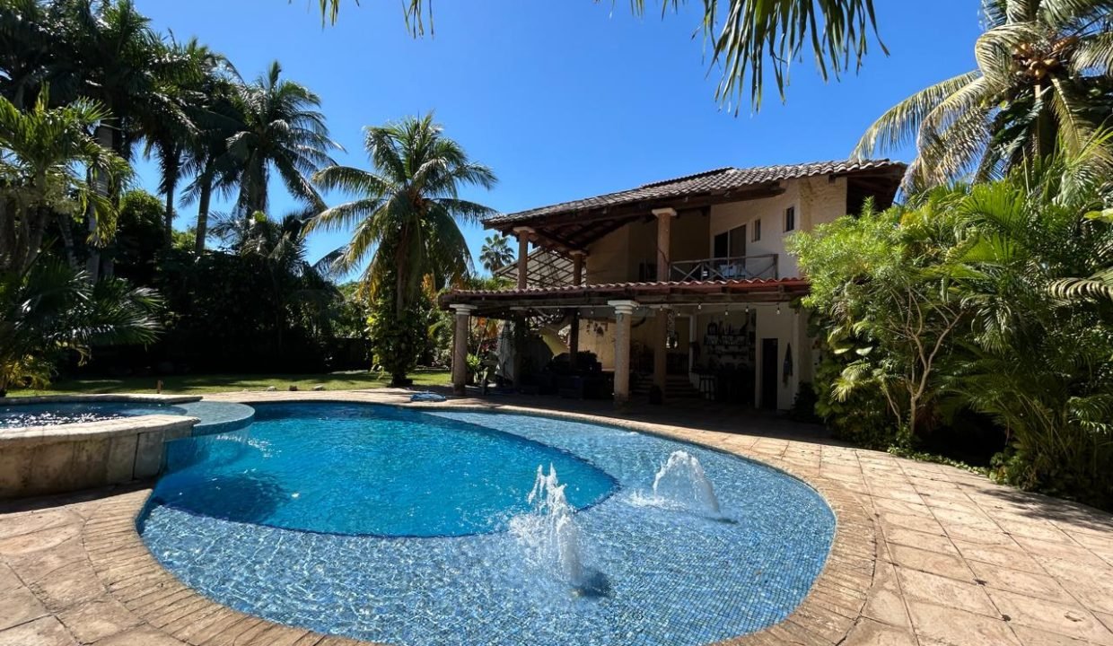 Casa En Venta En Marena para remodelar (1)