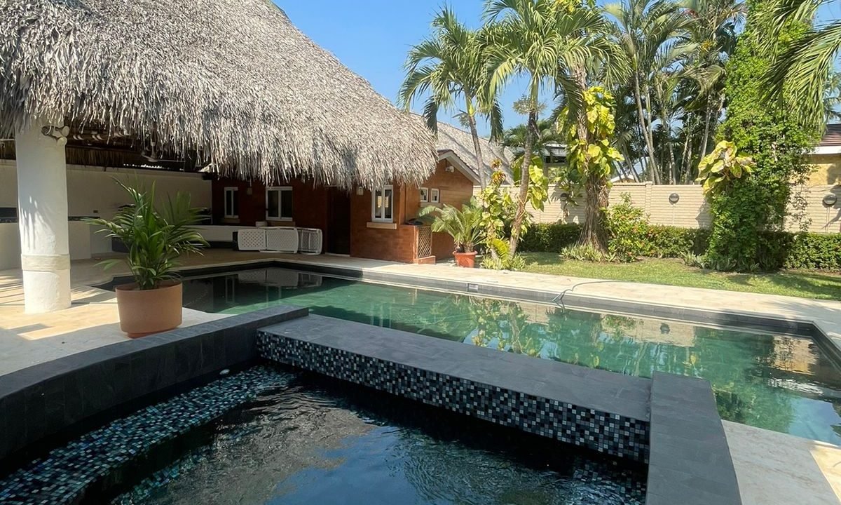 casa en san marino 1 piscina recien remodelada (5)