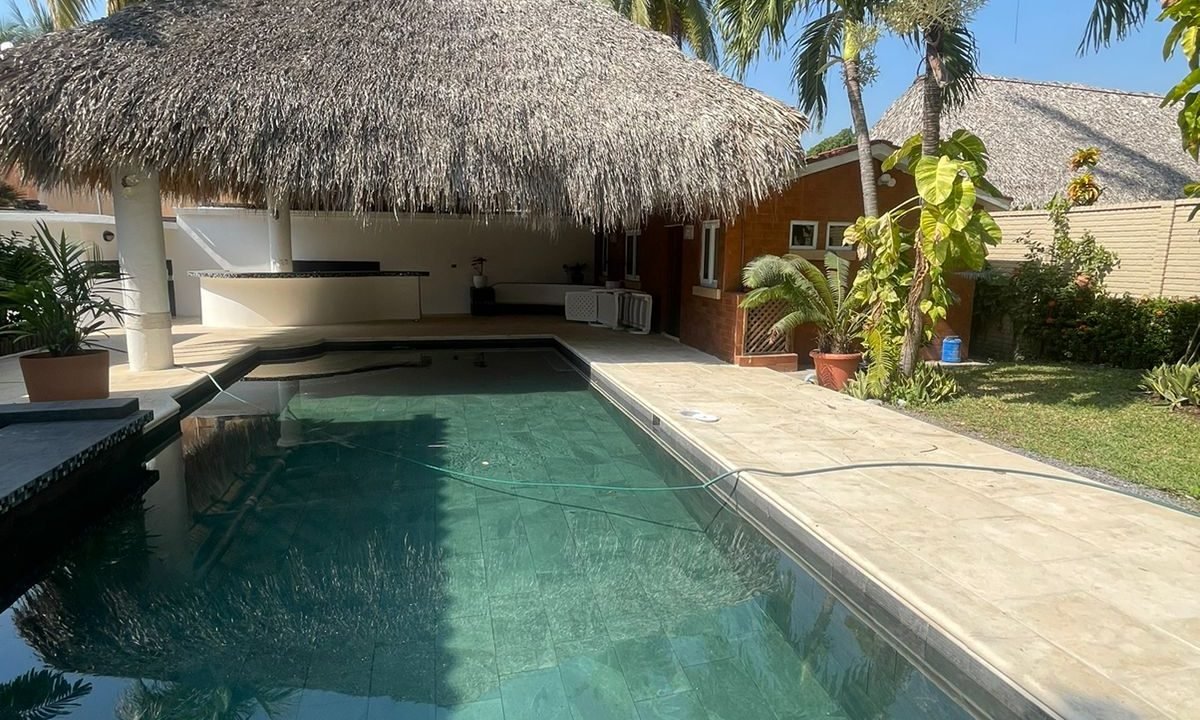 casa en san marino 1 piscina recien remodelada (6)