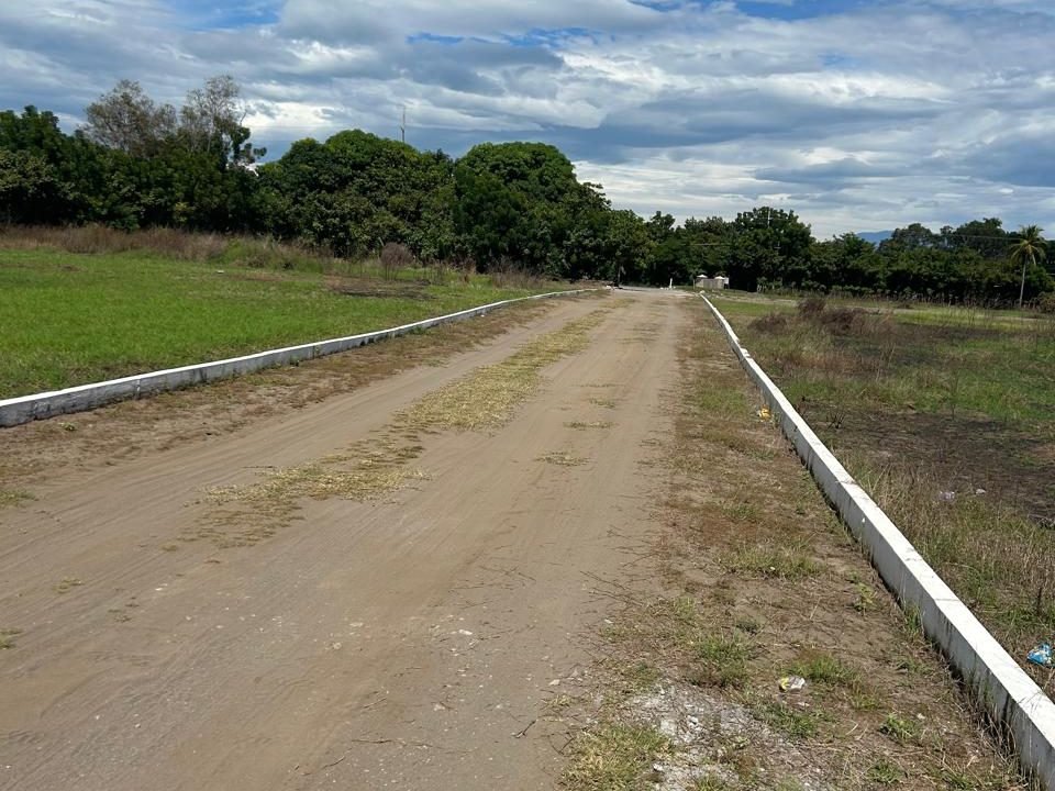 Terreno en Condominio en Monterrico (2)