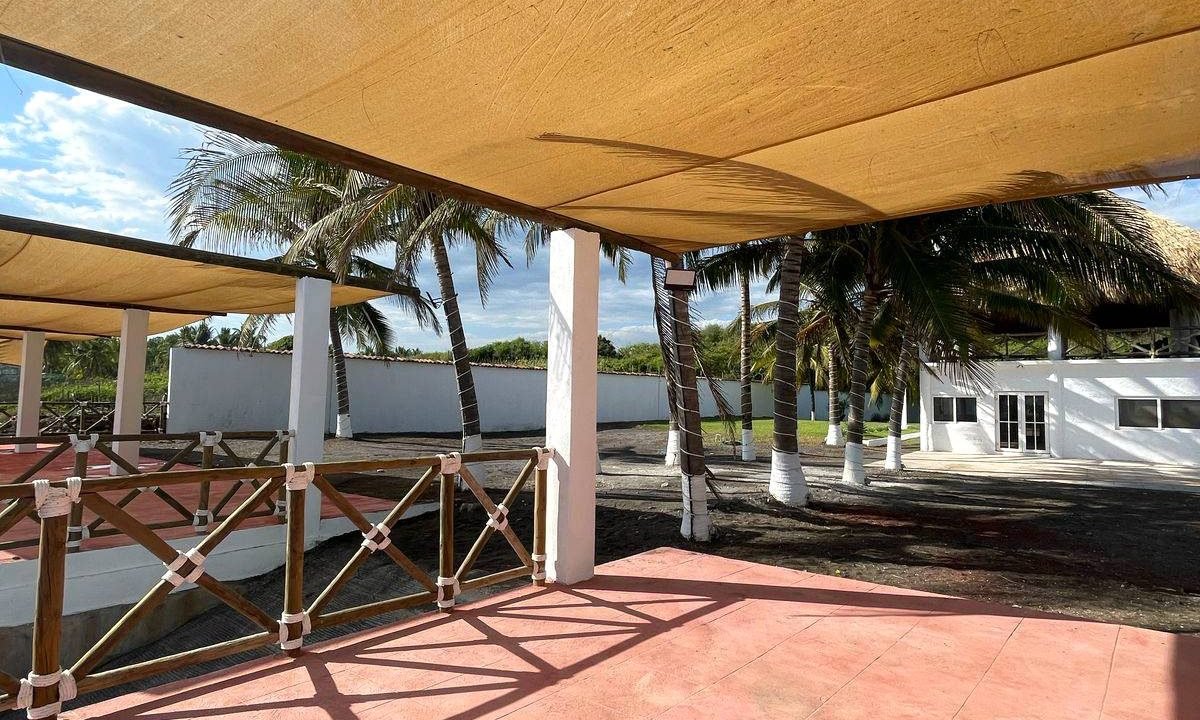 Oportunidad de Inversión: Propiedad Frente l Mar en Monterrico, Ideal para Hotel018 (1)