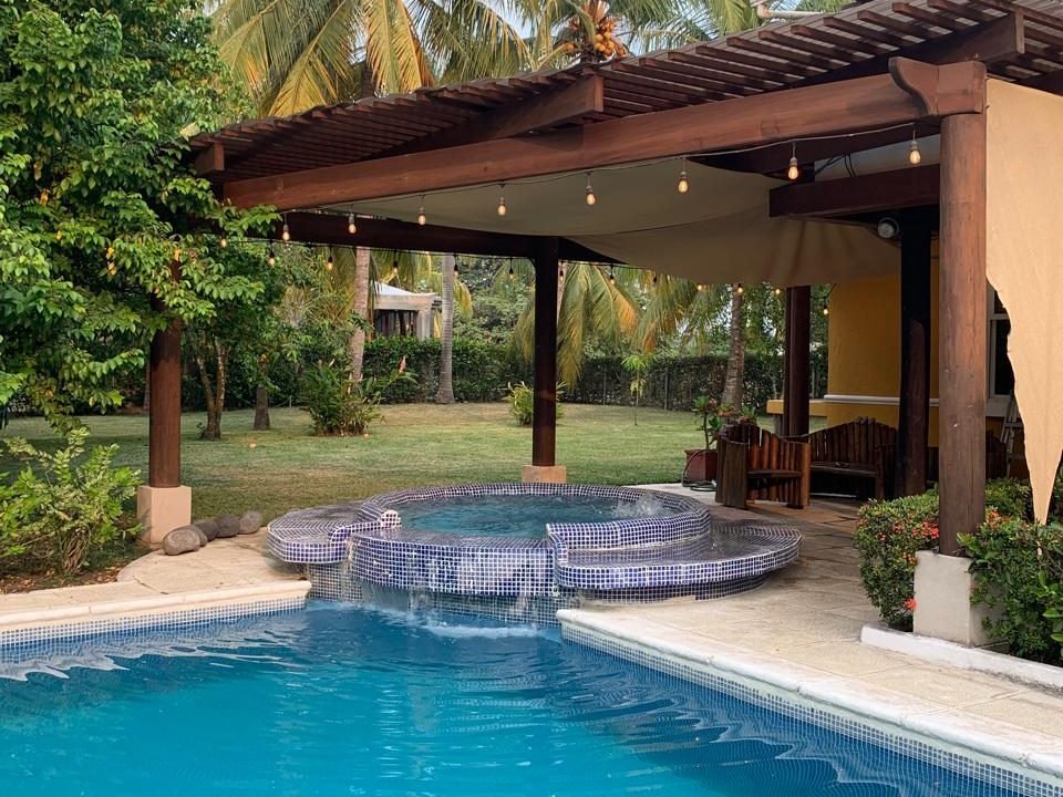 Casa En Altamar Con Piscina Y Rancho En Amplio Terreno (2)