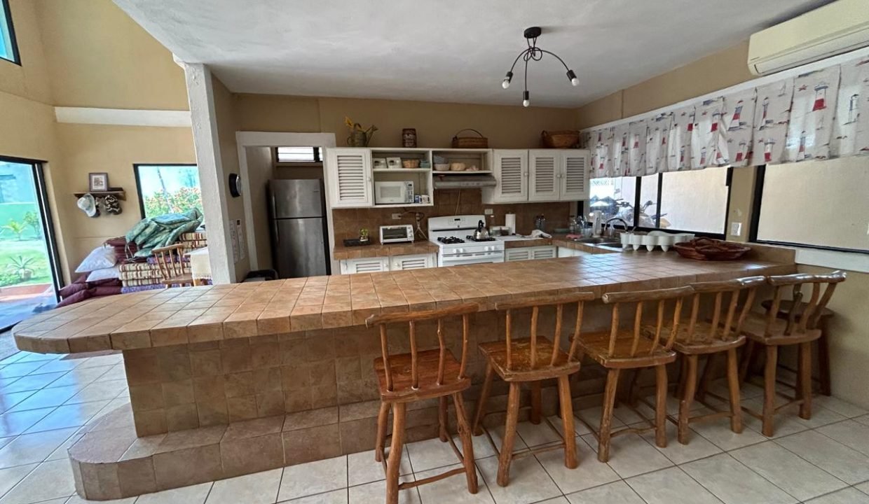 Casa En Likin - Amplia Propiedad Con Muelle Y Malecón (9)