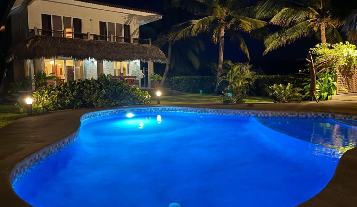 Casa En Monterrico Frente Al Mar Con Fire Pit Moto Yamaha 350cc incluida (4)