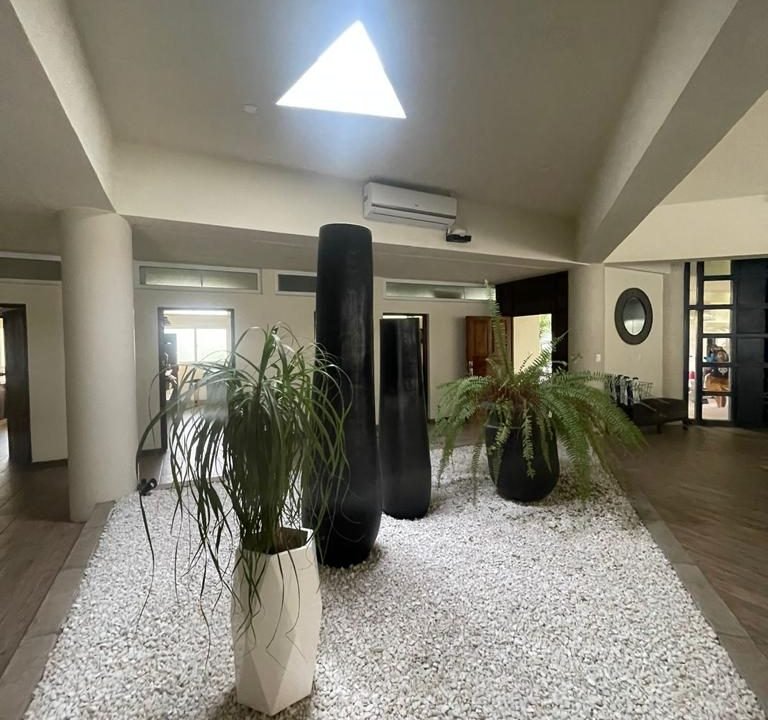 House In San Marino With Private Dock 6 Bedrooms Spacious Parking Pool (7)