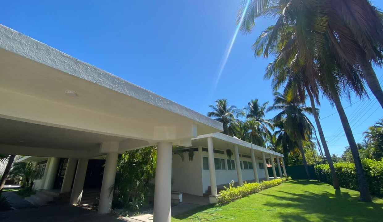 House In San Marino With Private Dock 6 Bedrooms Spacious Parking Pool (9)