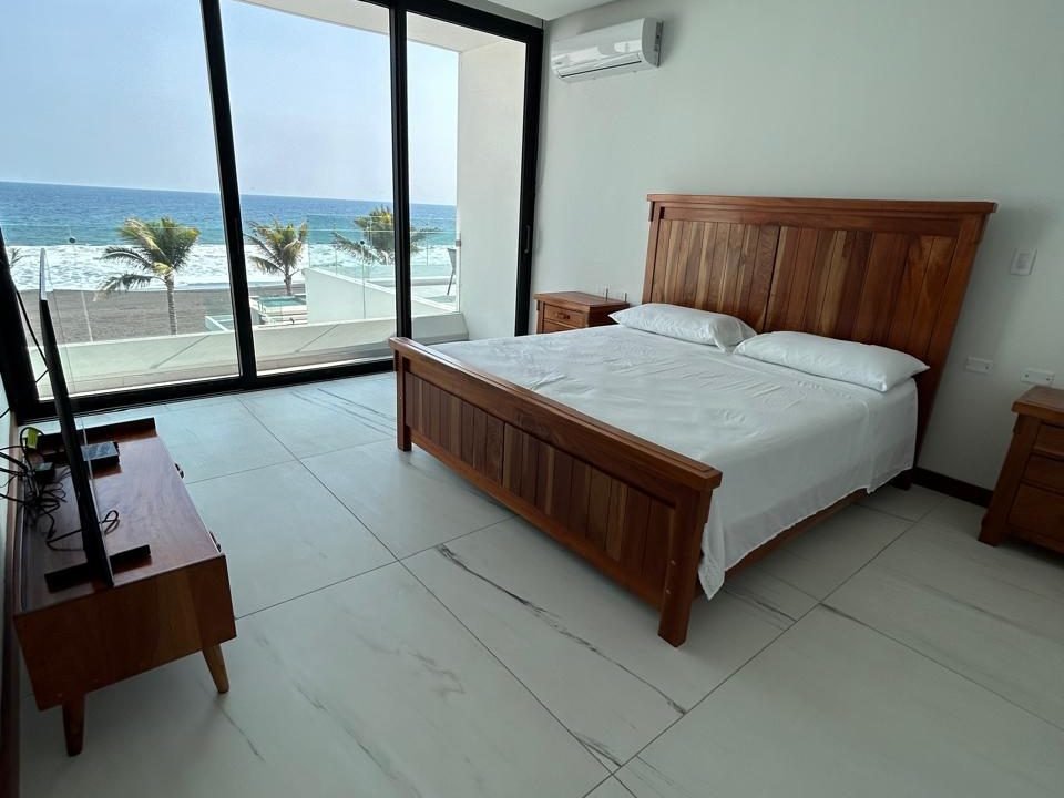 Casa NUEVA en El Cebollito Frente al Mar Monterrico (8)