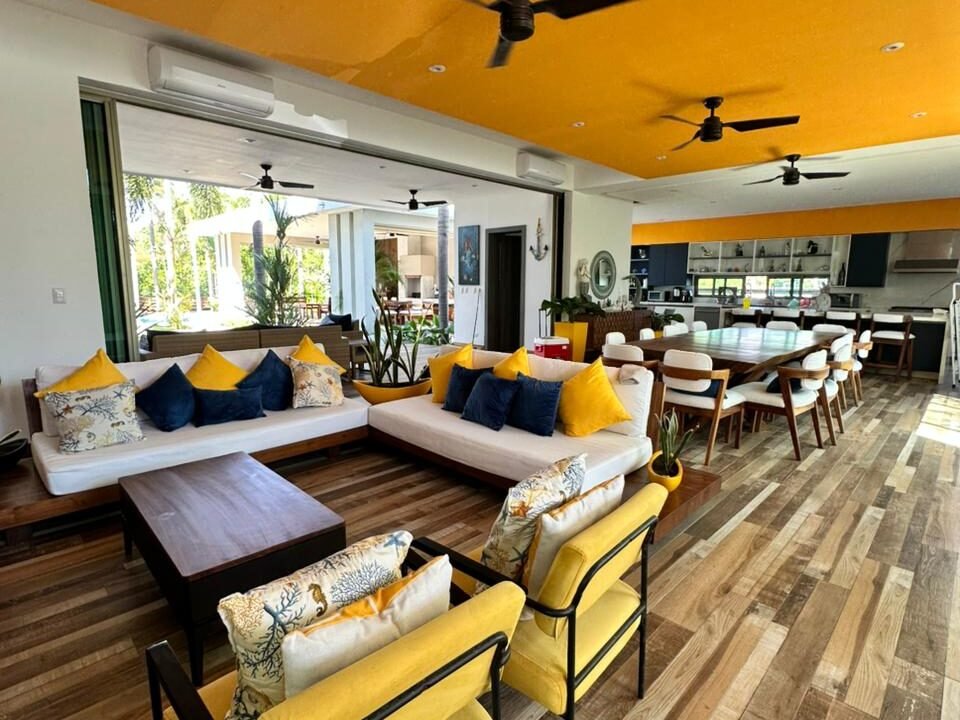 Casa en Juan Gaviota Nueva Construcción Terreno Grande (3)