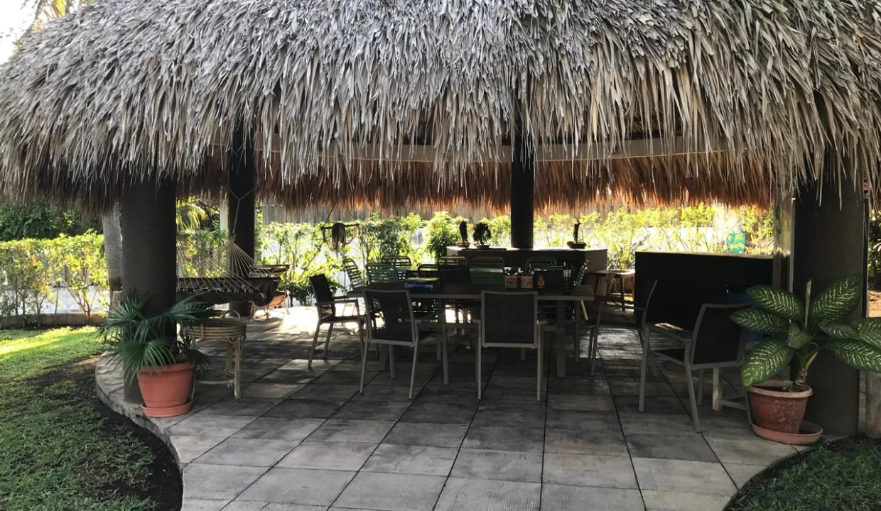 Casa en Likin Acceso al Canal, Piscina Guatemala (1)