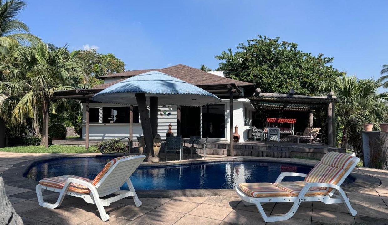 Casa en Likin Acceso al Canal, Piscina Guatemala (15)