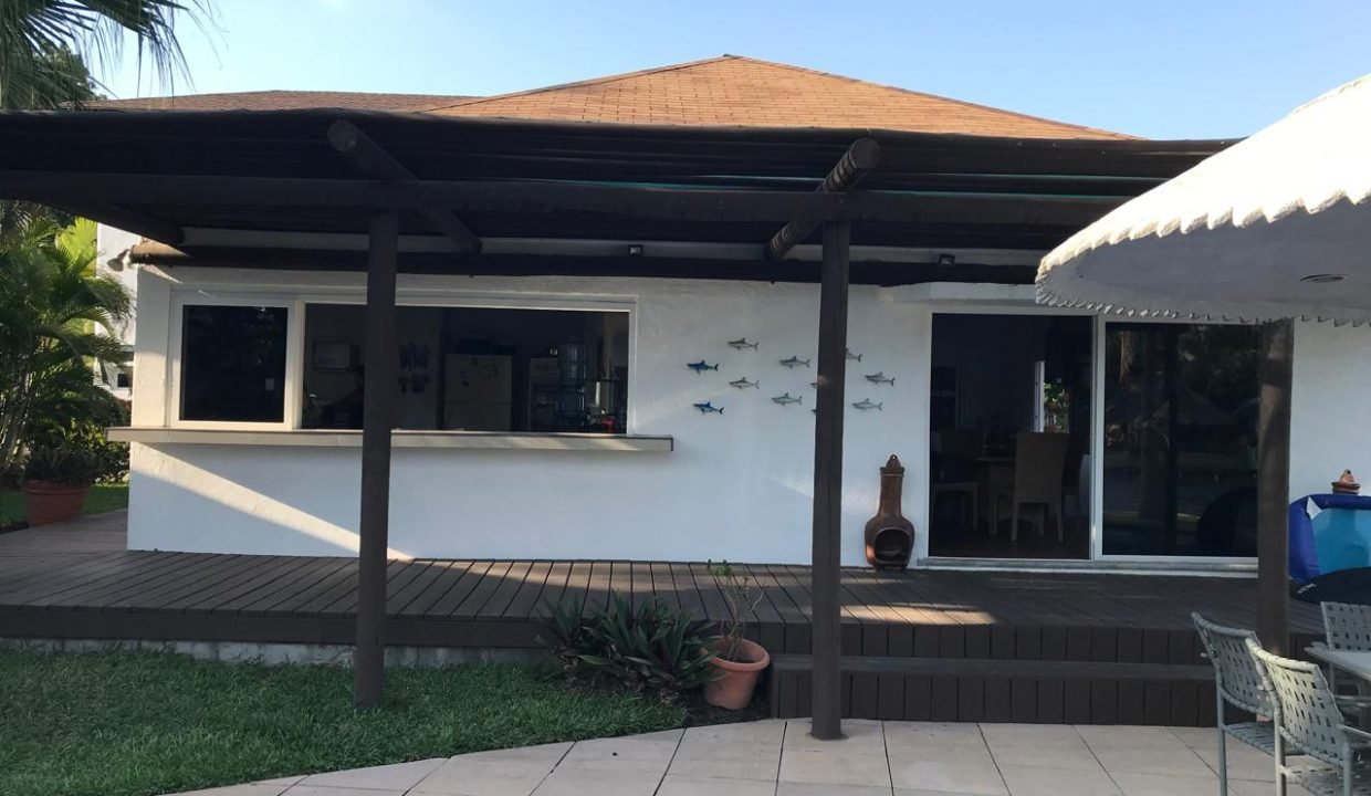 Casa en Likin Acceso al Canal, Piscina Guatemala (2)