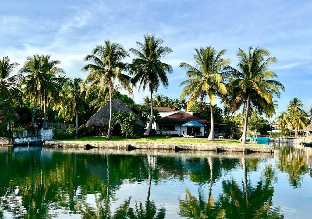 Casa en Likin Acceso al Canal, Piscina Guatemala (6)