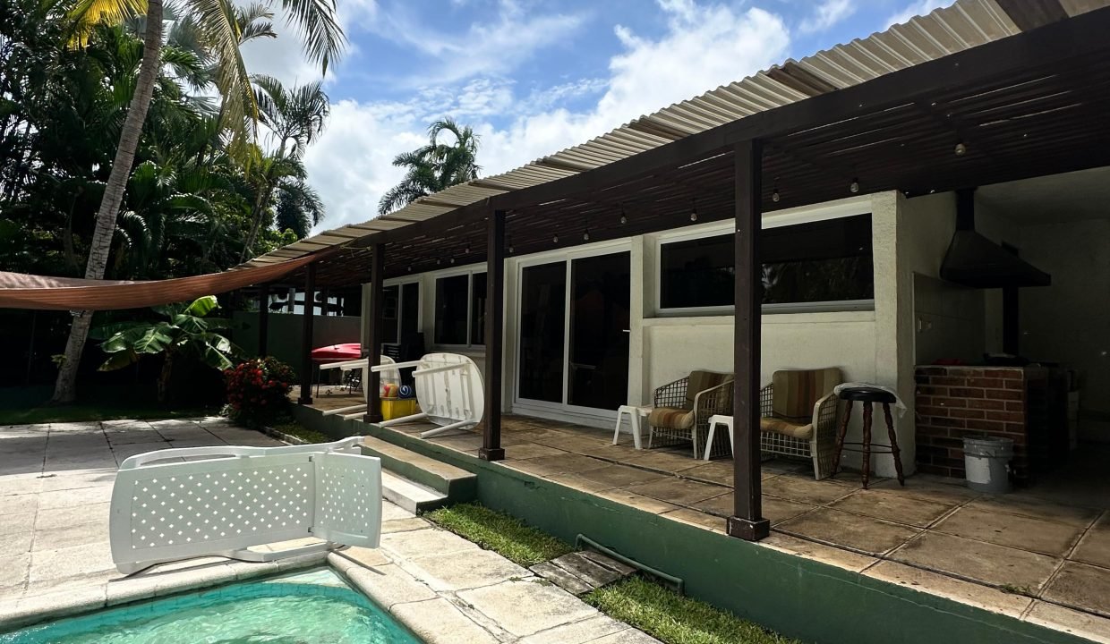 Casa en Likin Ganga Para Remodelar Acceso a Canal (1)