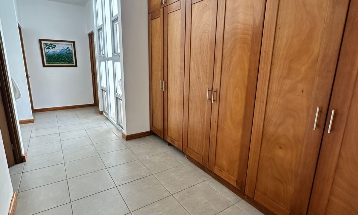 Casa en Likin Moderna y Amueblada Paneles Solares (11)