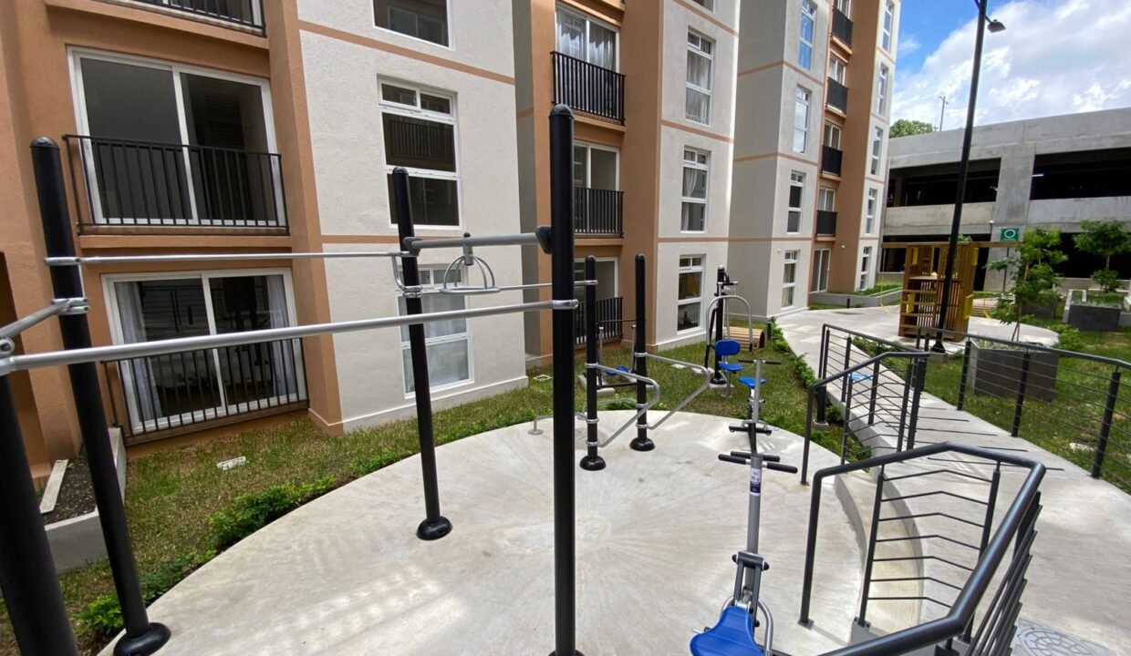 Apartamento en Zona 16 Edificio con Terraza y Gimnasio Guatemala (4)