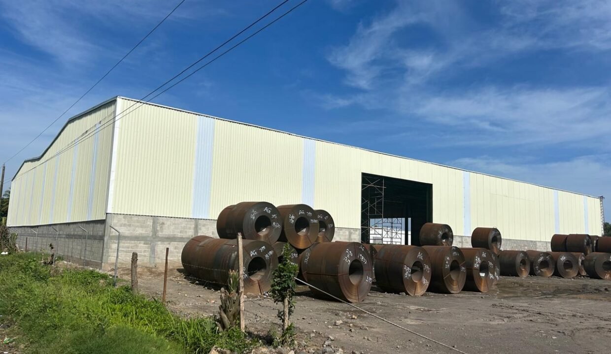 Bodega en El Puerto Espacio Amplio de 1200 m² 2 Disponibles (1)