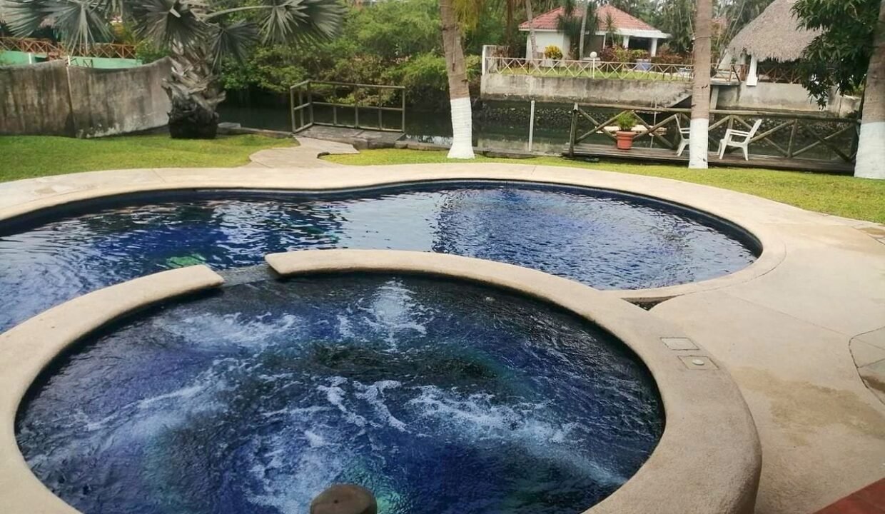 Casa en San Marino Acceso a Canal, Piscina, Jacuzzi (1)