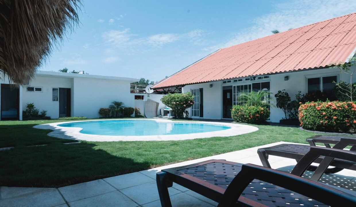 Casa en San Marino Piscina Privada Ciudad (12)