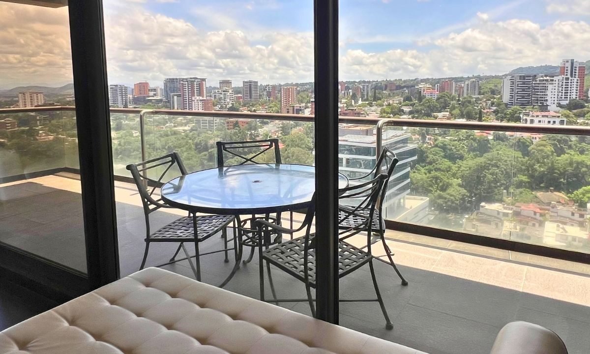 Penthouse en Zona 10 Amplio Balcón y Preciosa Vista a la Ciudad Ciudad de Guatemala (1)