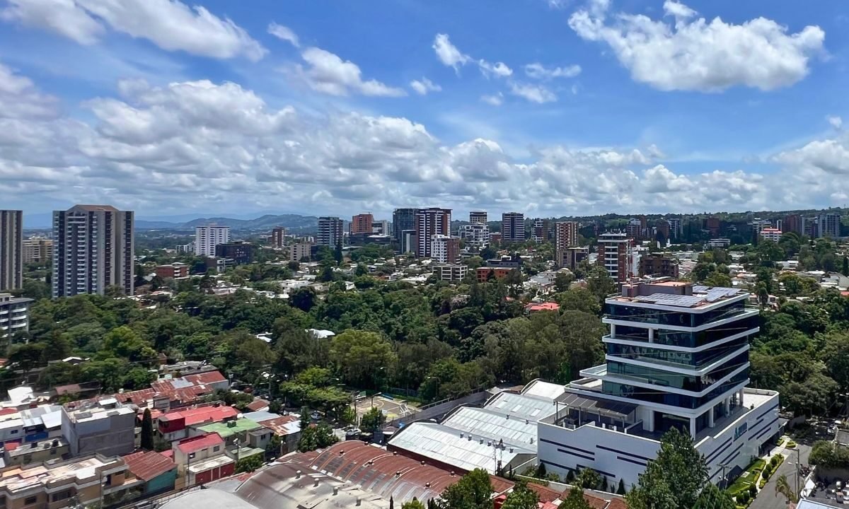 Penthouse en Zona 10 Amplio Balcón y Preciosa Vista a la Ciudad Ciudad de Guatemala (21)