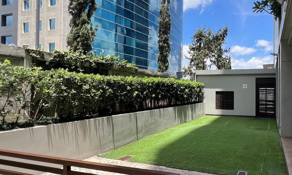Penthouse en Zona 10 Amplio Balcón y Preciosa Vista a la Ciudad Ciudad de Guatemala (4)