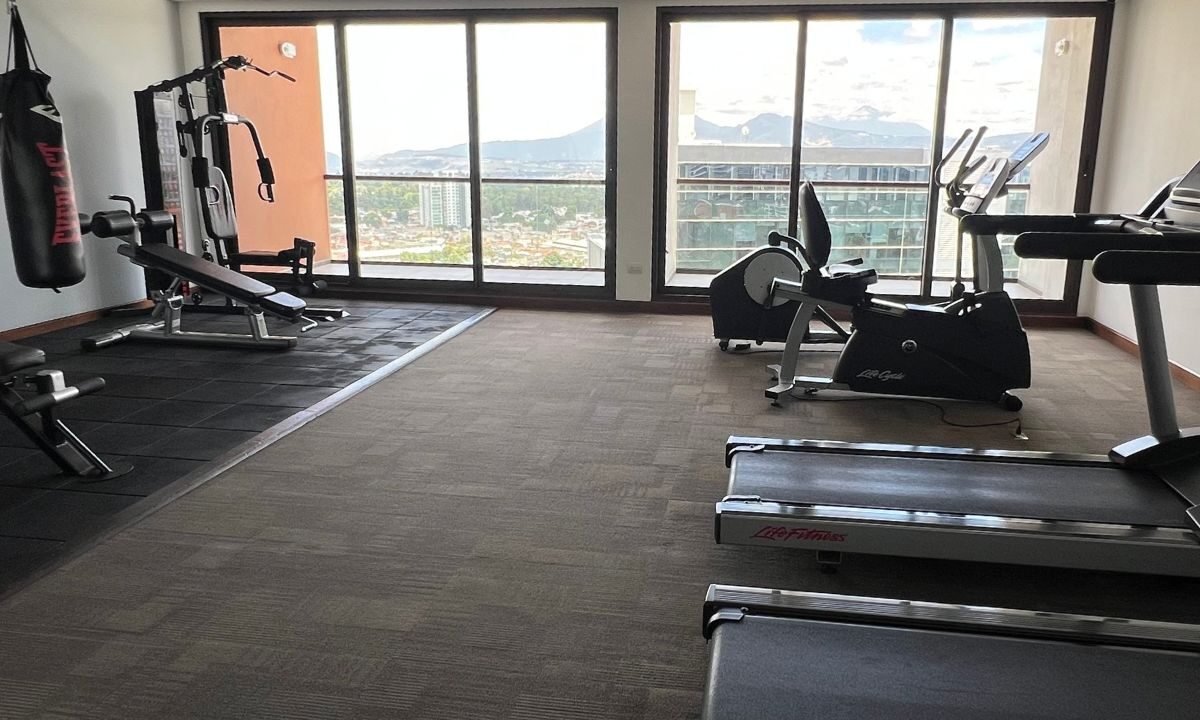 Penthouse en Zona 10 Amplio Balcón y Preciosa Vista a la Ciudad Ciudad de Guatemala (7)