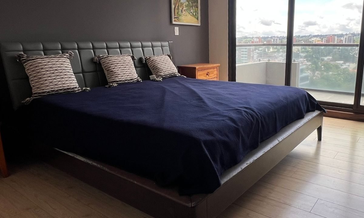 Penthouse en Zona 10 Amplio Balcón y Preciosa Vista a la Ciudad Ciudad de Guatemala (8)